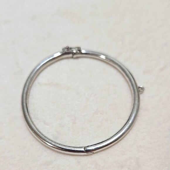 Kate Spade New York hinged silver bangle bracelet - Picture 1 of 4